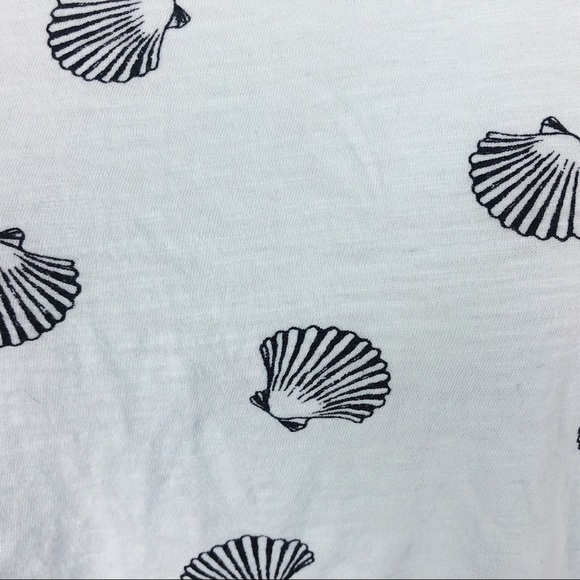 F21 Aqua Shell Print Boxy Crop Tee Small - Picture 3 of 7